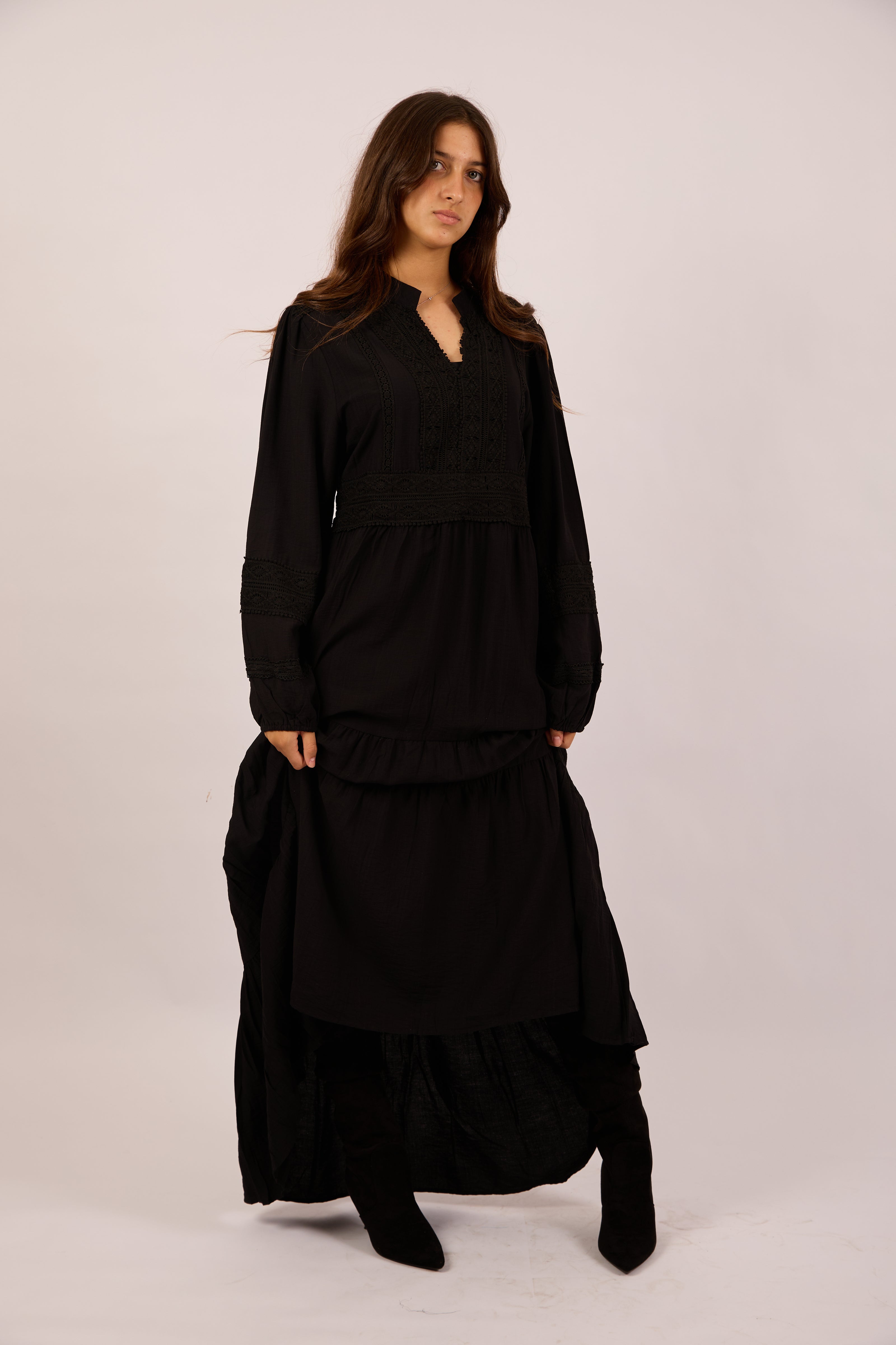 Noor Embroidered Maxi Dress – Black/Beige