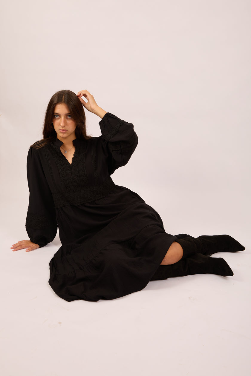 Noor Embroidered Maxi Dress – Black/Beige