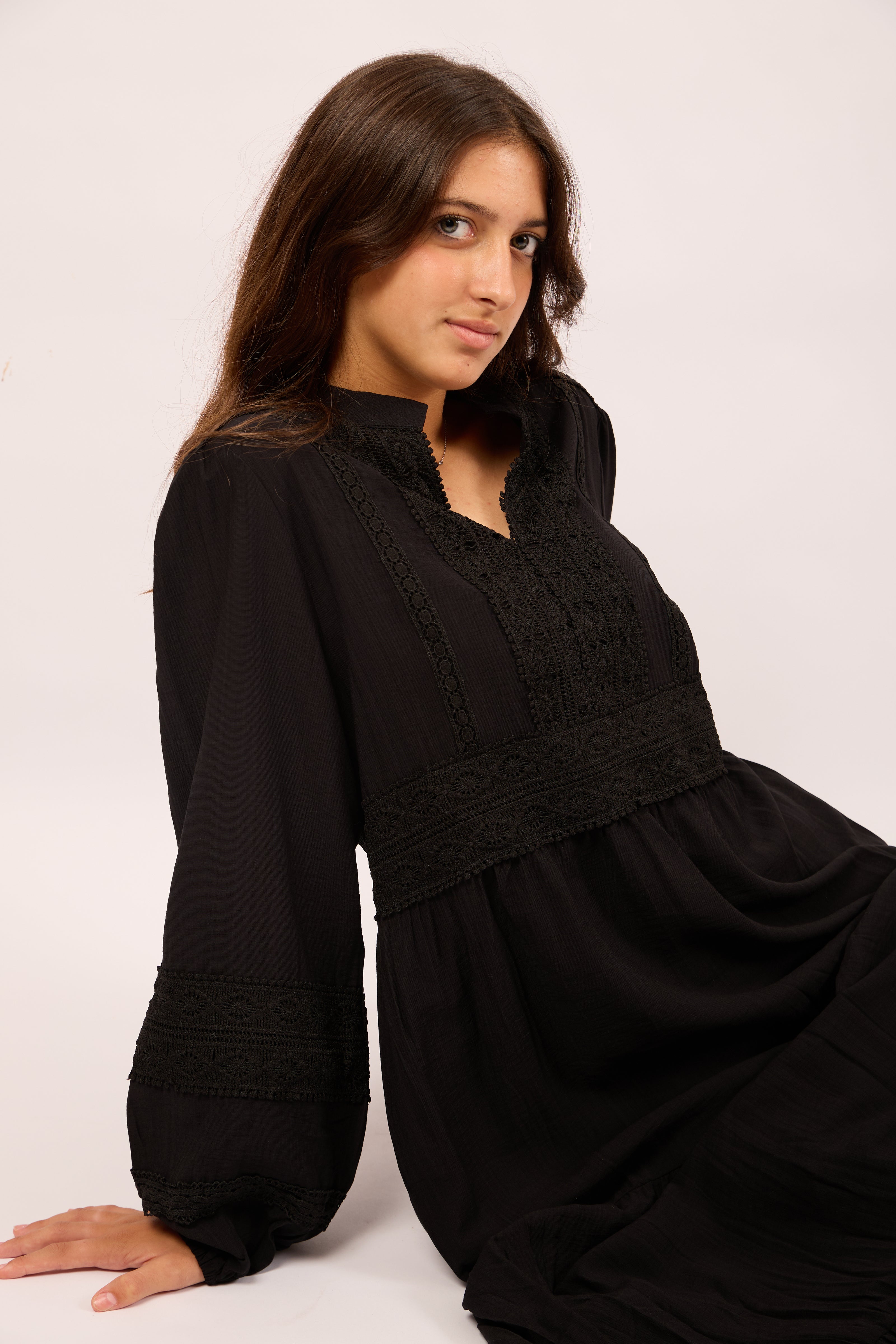 Noor Embroidered Maxi Dress – Black/Beige