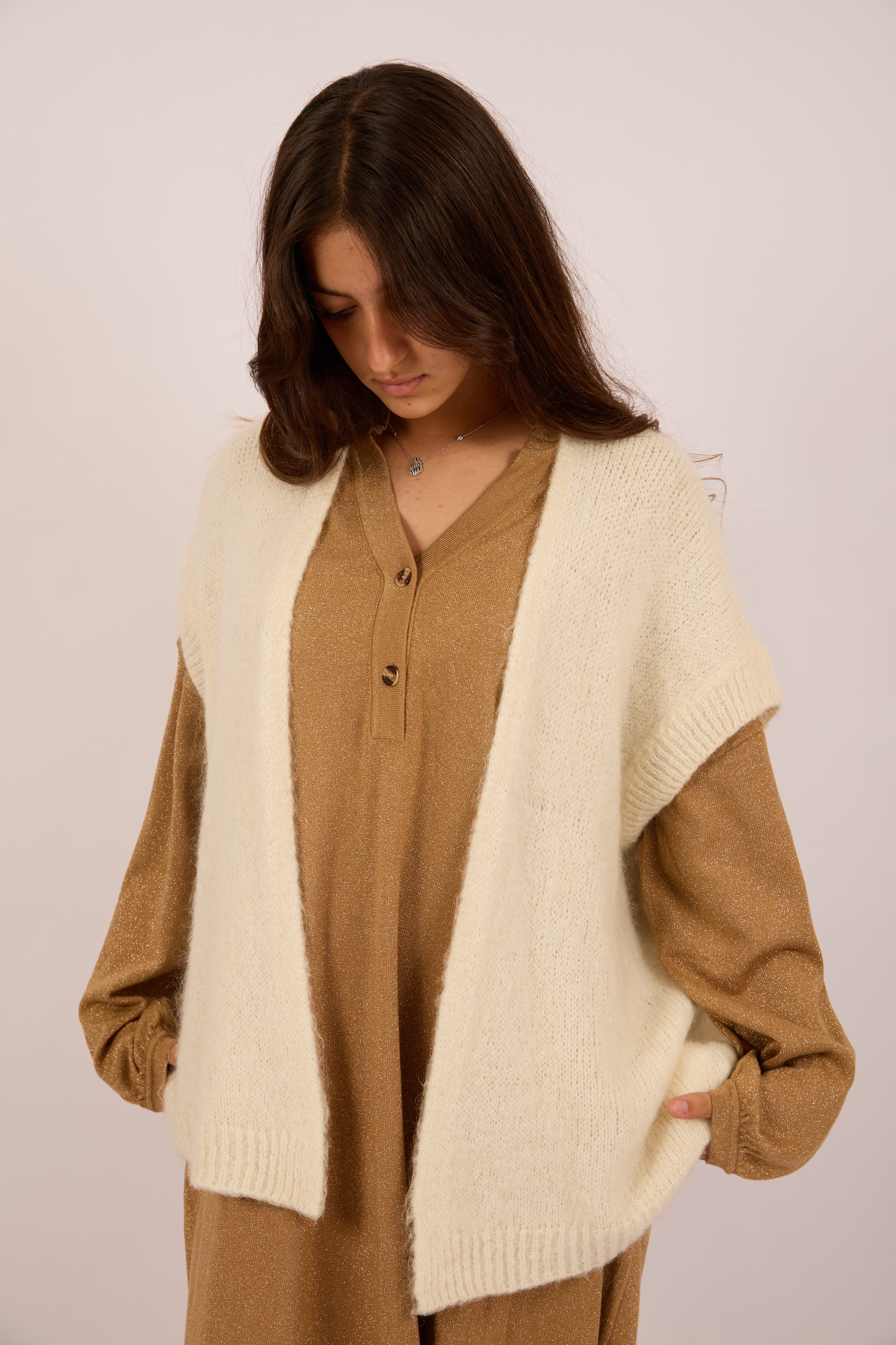 Noa Sleeveless Knit Vest – Ivory/Beige