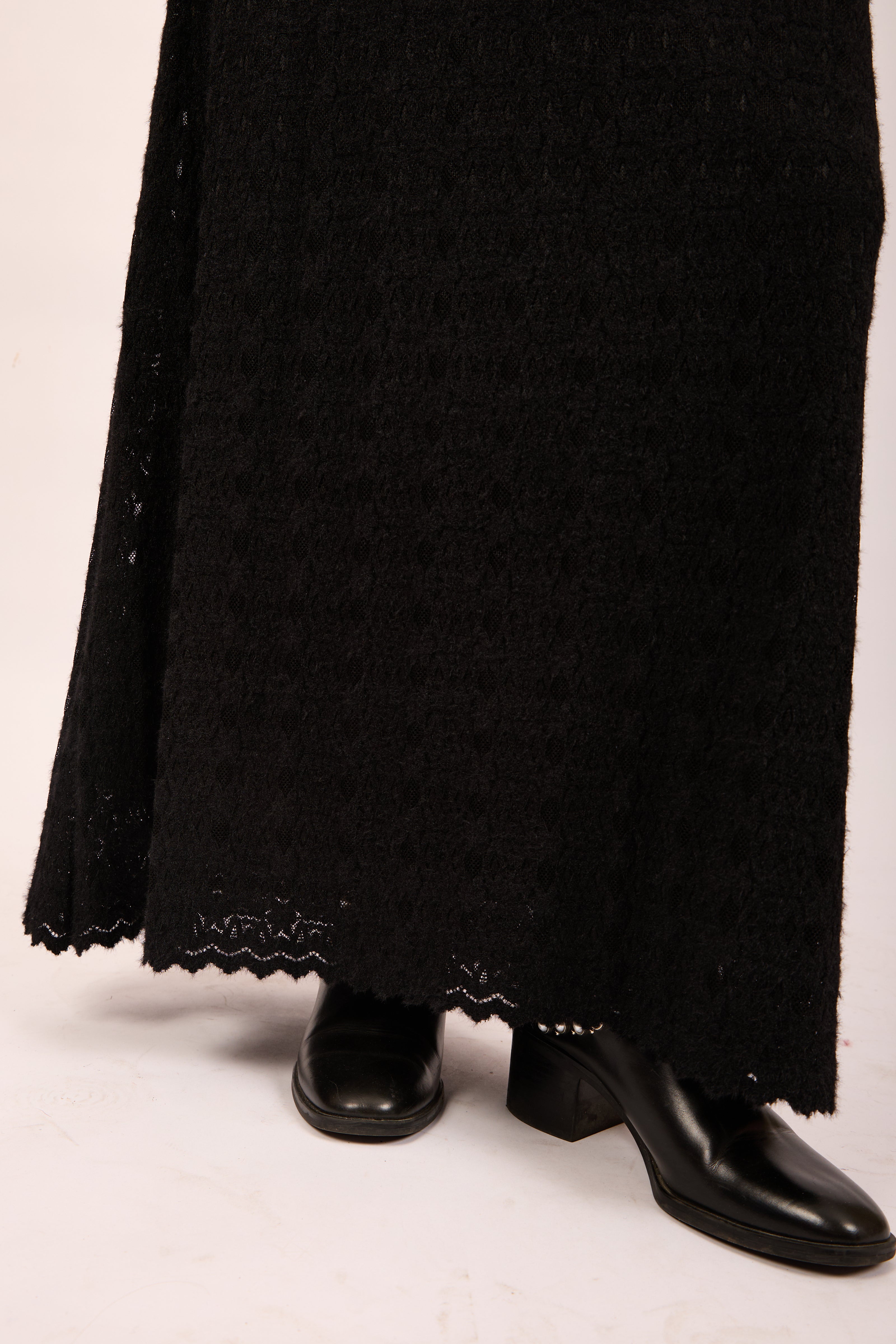 Laureen Black Knit Maxi Skirt – Textured Elegance
