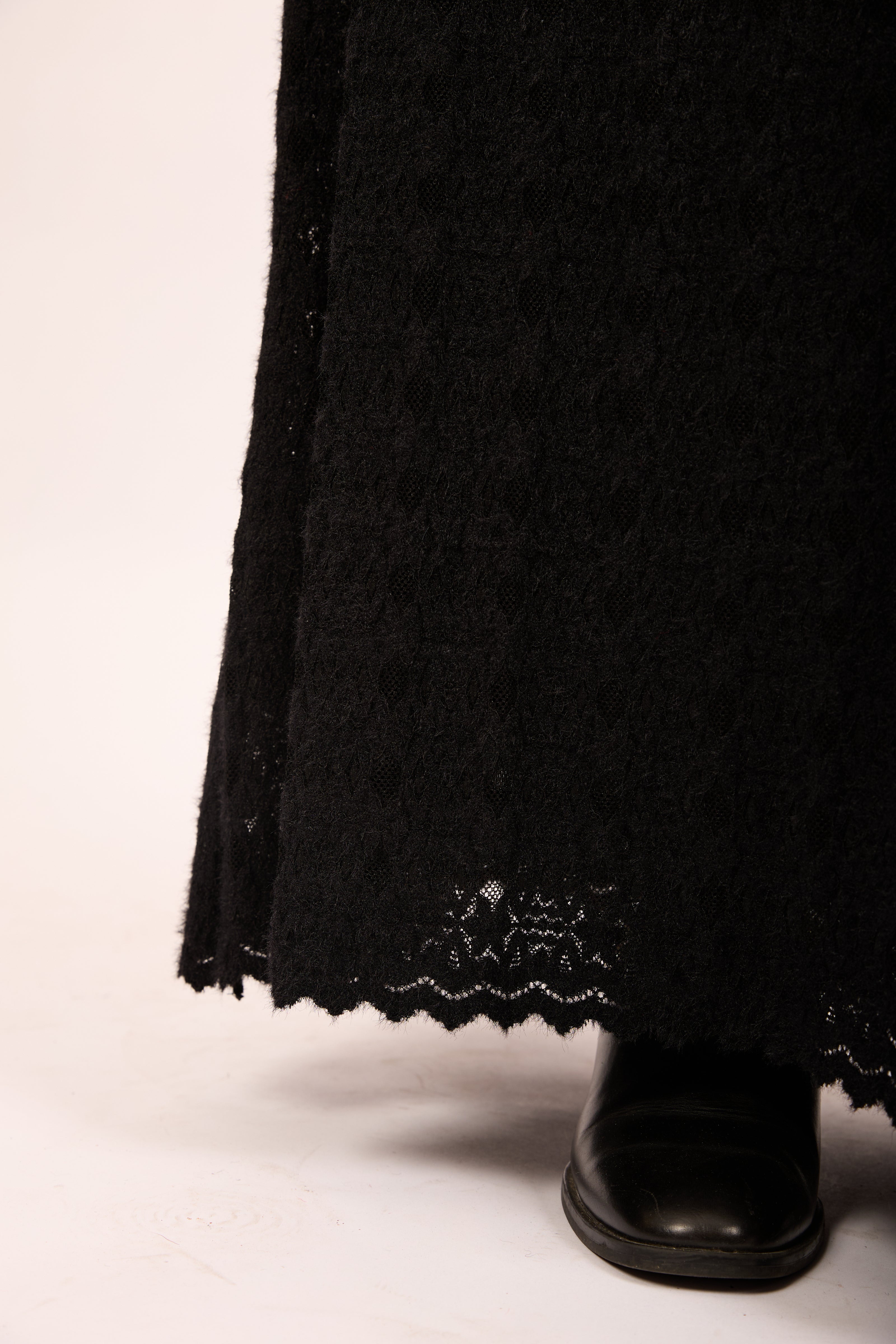 Laureen Black Knit Maxi Skirt – Textured Elegance