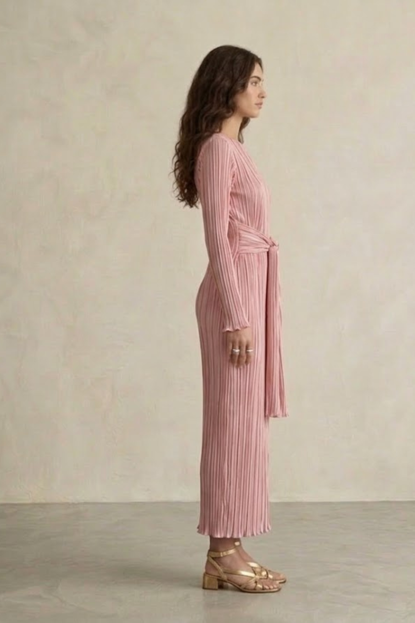 Vaina Pleated Maxi Dress with Tie-Waist