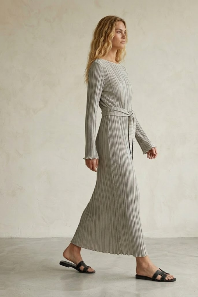 Vaina Pleated Maxi Dress with Tie-Waist