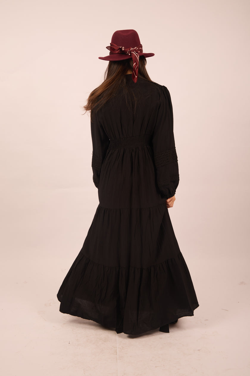 Noor Embroidered Maxi Dress – Black/Beige